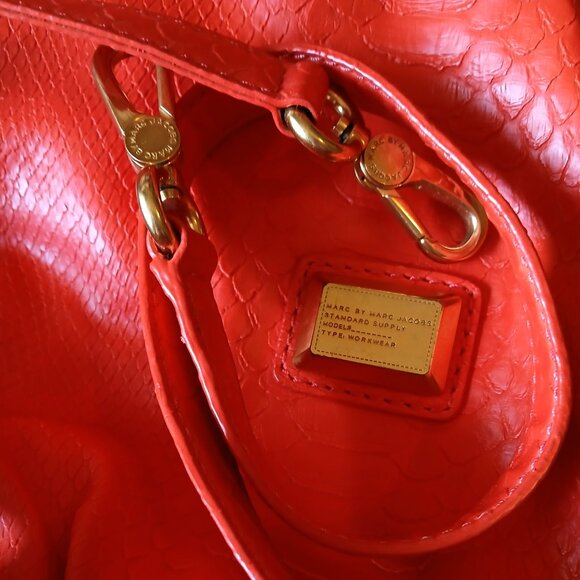 GUC Marc By Marc Jacobs Faux Leather Autumn Orange Shoulder Bag - Picture 3 of 9